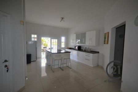 Vista Royal Ocean View Apartment, Willemstad East, Curazao