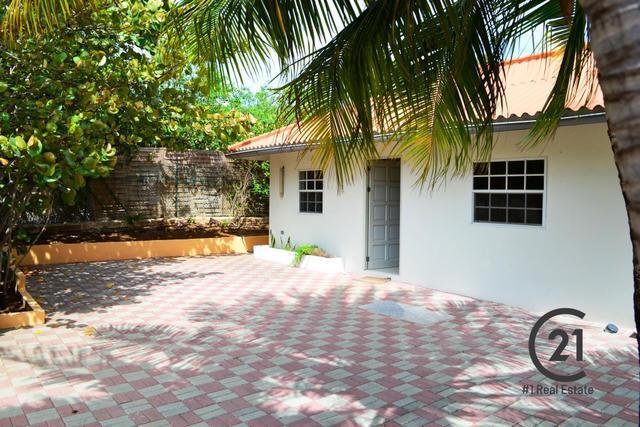 Julianadorp Tropical Apartment, Willemstad West, Curaçao