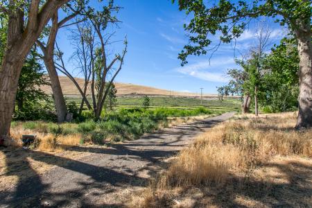 53416 E Kennedy Rd, West Richland, Washington 99353