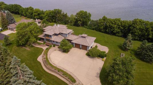 513 Summit St E, Battle Lake, Minnesota 56515, USA