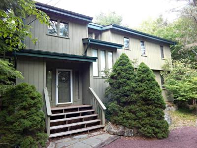 6121  Lakeview Dr, Pocono Pines, 宾夕法尼亚州 18350, 美国