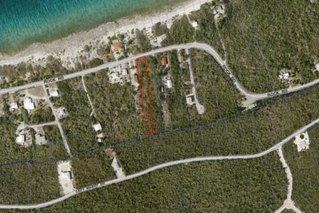 .9 ACRE BRAC LAND OPPOSITE BEACH, Cayman Brac, Isole Cayman
