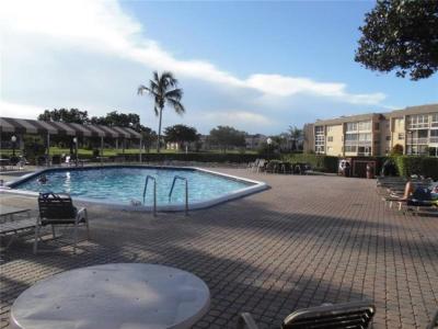 9350 Sunrise Lakes Boulevard #302, Sunrise, פלורידה 33322, ארצות הברית של אמריקה