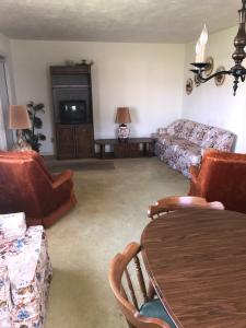 9 Aztec Lily Lane, Lehigh Acres, Florida 33936, USA