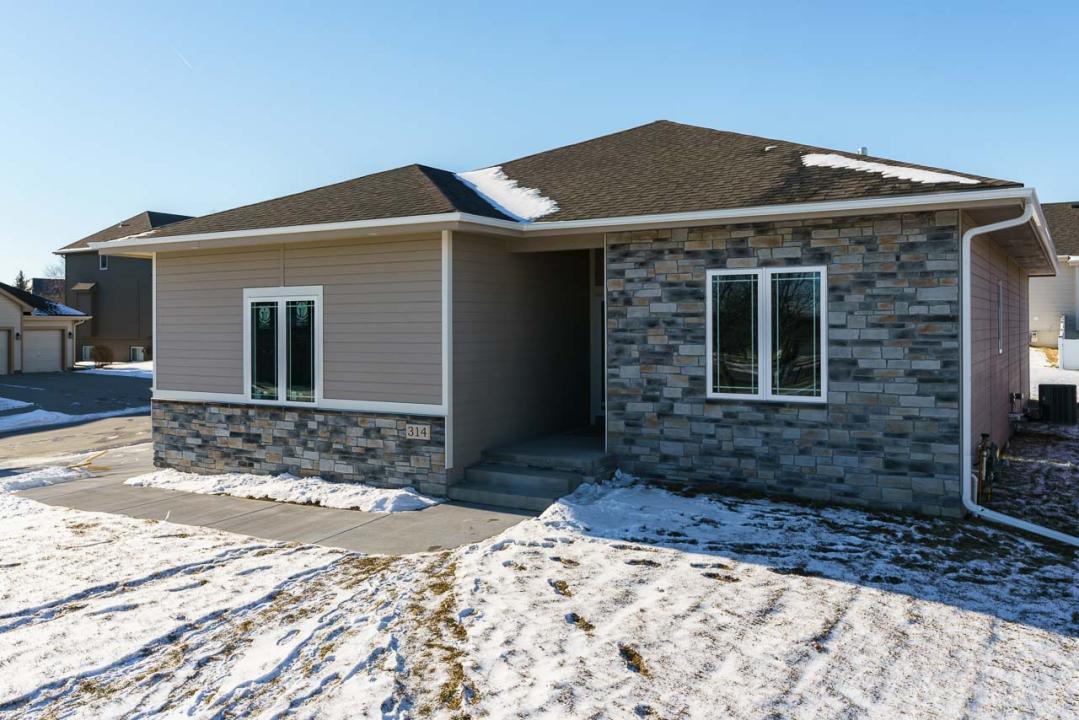 2602 Alexandra Road, Papillion, Nebraska 68133