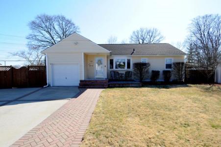 45 Crestline Avenue, Bethpage, New York 11714