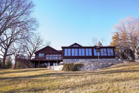 5050 Ferres Ln, Burlington, Iowa 52601