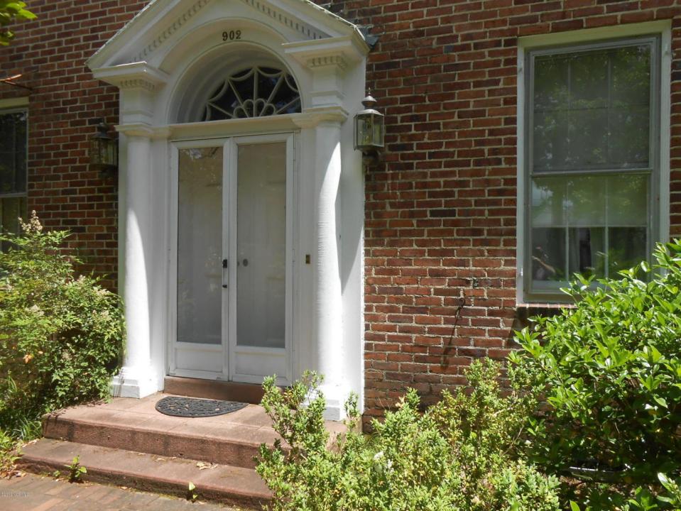 902 N. Chestnut Street, Lumberton, צפון קרוליינה 28358, ארצות הברית של אמריקה