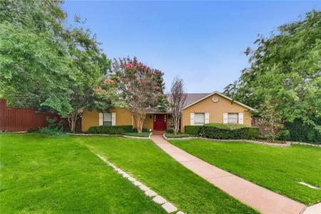 200 Castle Court, Irving, Texas 75038