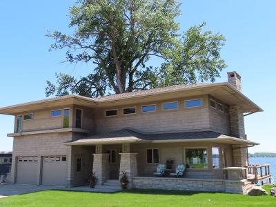 2401 N Shore Dr, Clear Lake, Iowa 50401