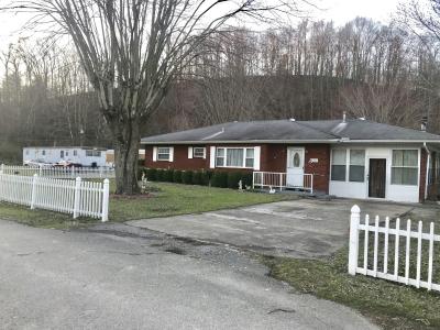 1501 Robinson Street, Grayson, ケンタッキー 41143, アメリカ合衆国