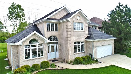 951 Carlow, Des Plaines, Illinois 60016-8724