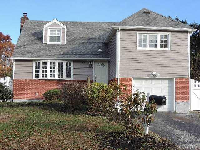 58 S Parkview Cir, Bethpage, New York 11714