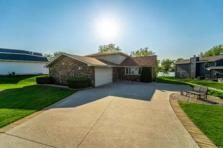 1813  Forest Ln, Crown Point, Indiana 46307