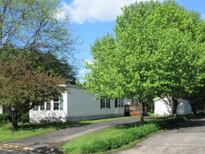 121 Seneca Trail, Marengo, Illinois 60152, USA