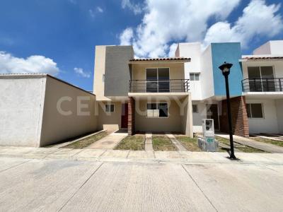 Avenida del Ferrocarril 1-A Casa 66, San Juan Del Río, Querétaro 76803, Messico