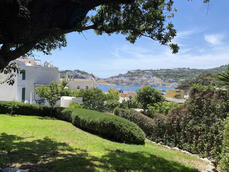 Via Staglio, Ponza, Lazio 04027, إيطاليا 