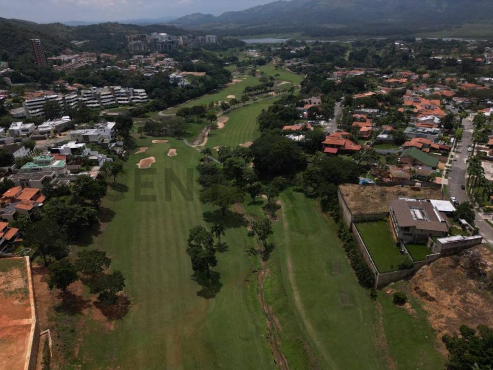 Urbanizacion Guataparo Country Club , Valencia, Carabobo 2001, Venezuela