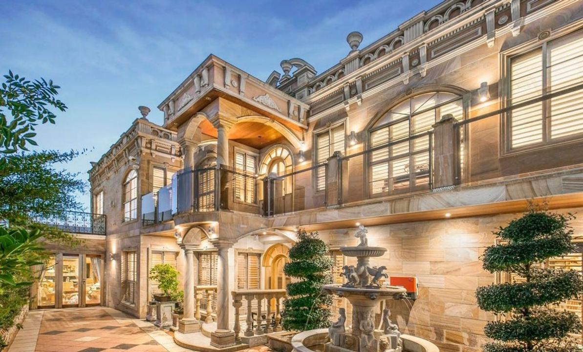 8 Scott Avenue, Clayton South, VIC 3169, Australia