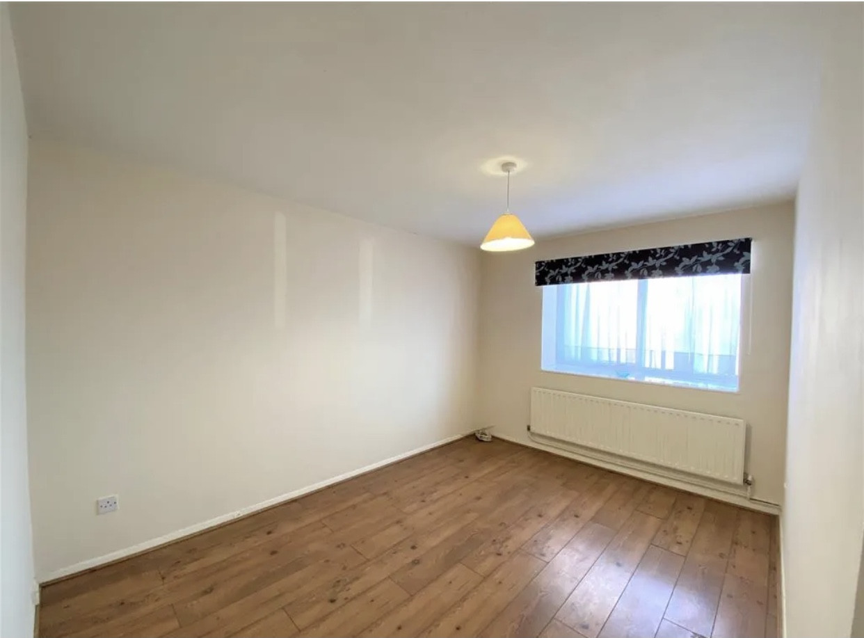 77, Evergreen Way, HAYES, United Kingdom