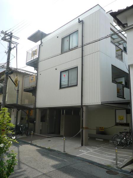 304, 楠町2丁目4-3, 中央マンション, 神戸市中央区, Hyogo 650-0017, Japan