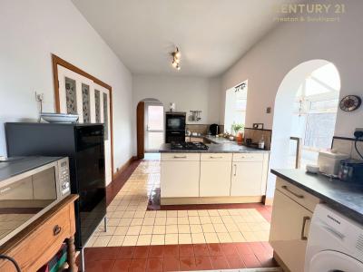 1, Clifton Grove, PRESTON, United Kingdom