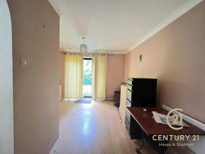 1, Marina Approach, HAYES, United Kingdom