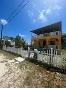 TRANSIT 123, Caye Caulker, Caye Caulker, Caye Caulker 99999, בליז 