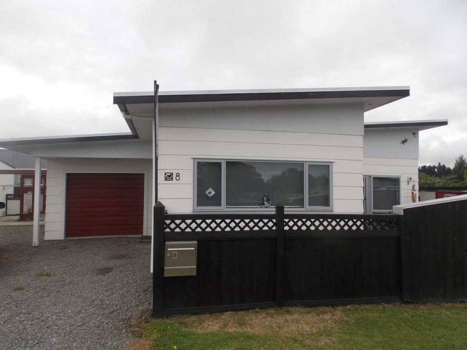 8 BURT STREET, Sanson, Manawatu District 4817, Nuova Zelanda