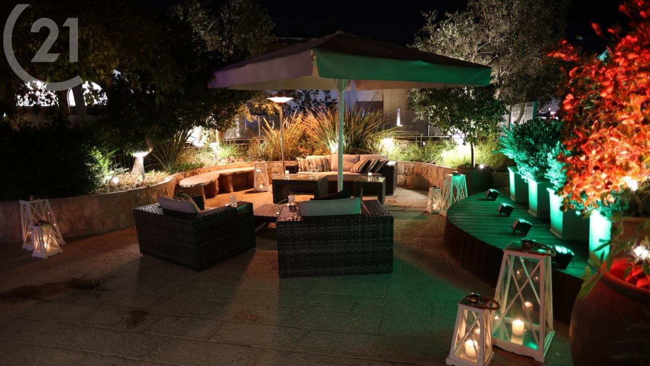 ישמח מלך, Jerusalem, Israel