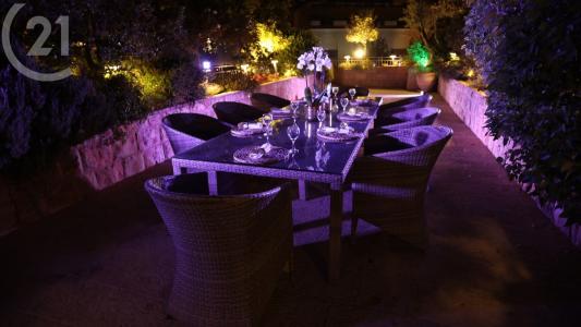 ישמח מלך, Jerusalem, Israel