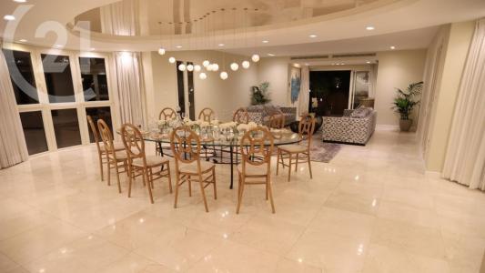 ישמח מלך, Jerusalem, Israel