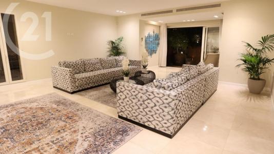 ישמח מלך, Jerusalem, Israel