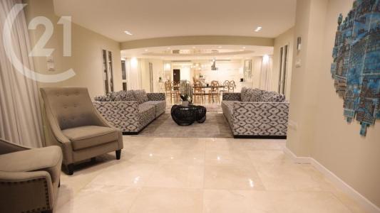 ישמח מלך, Jerusalem, Israel