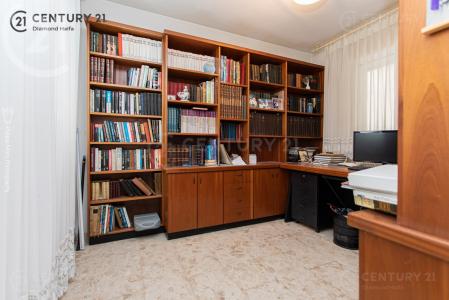 ארתור הנטקה, Haifa, Israel