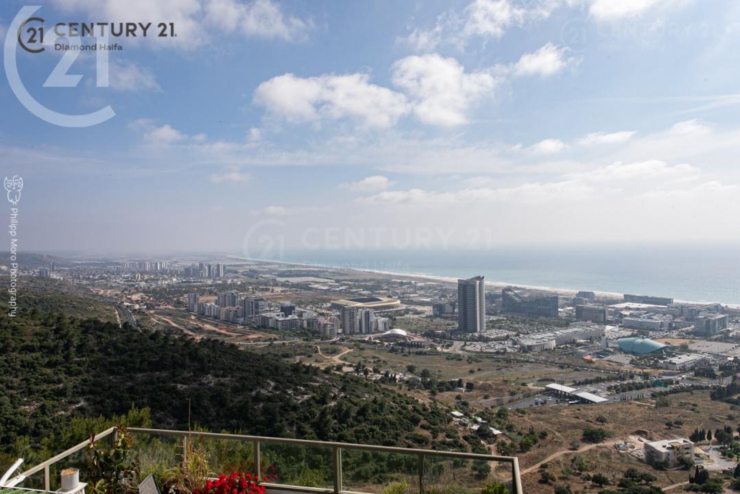 רות, Haifa, Israel