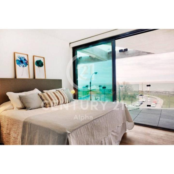 Dr. Euclides Peluffo , Puerto Buceo, Montevideo 11600, Uruguay