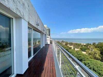 Gral. Br. Artigas y Ramon Fernandez , Punta Carretas, Montevideo, Uruguay