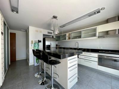 Gral. Br. Artigas y Ramon Fernandez , Punta Carretas, Montevideo, Uruguay