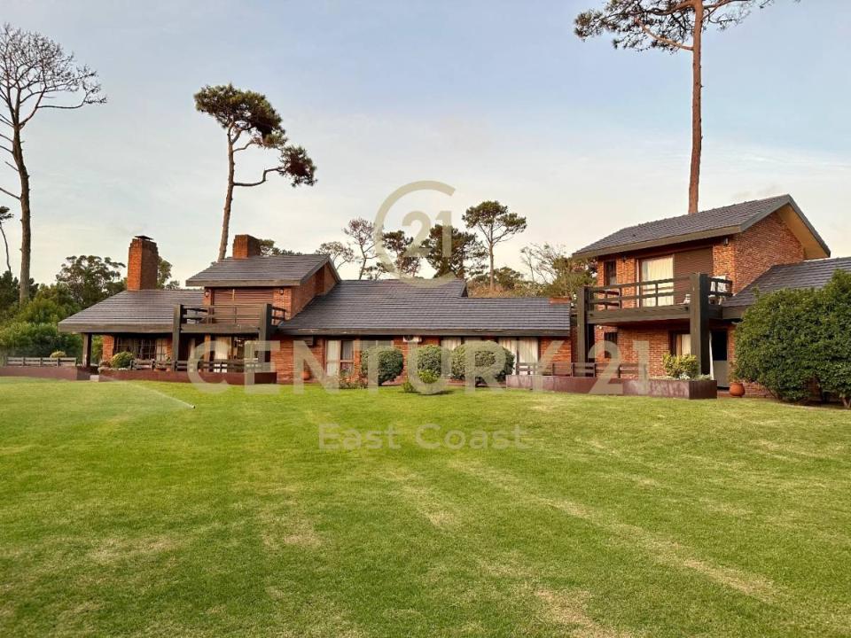 Playa Mansa Punta del Este, Punta Del Este, Maldonado 20100, Uruguay