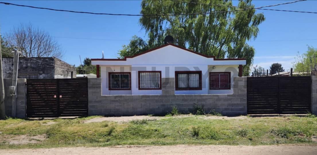 Carlos Gardel M. 9450   S.4, El Pinar, Canelones 15800, Urugwaj