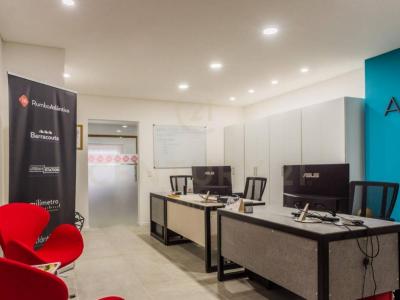 Tres Cruces, Montevideo 11800, Uruguai