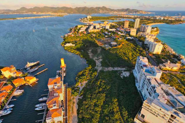 Lot 1 Waterfront Cupecoy Land For Sale, São Martinho