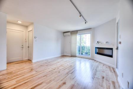 647  Av. Atwater, Montréal (Le Sud-Ouest), Квебек H3J 2S9, Канада