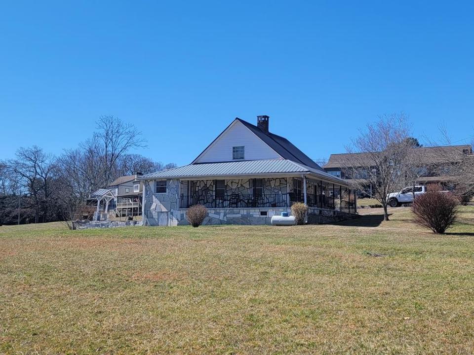 835 Elf School Road, Hayesville, ノースカロライナ 28904, アメリカ合衆国