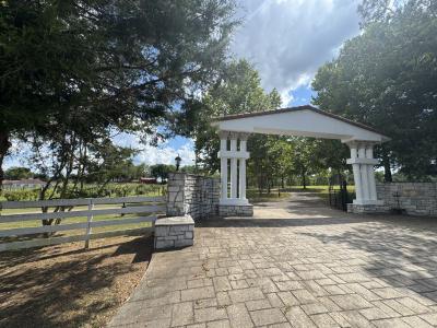 2982 Harvey Bowden Rd, Париж, Теннесси 38242, Соединенные Штаты