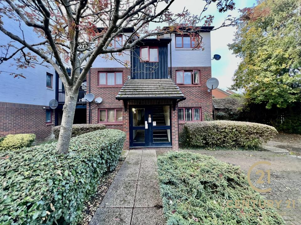 10, Marina Approach, HAYES, United Kingdom