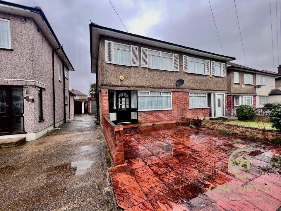 61, Frogmore Avenue, HAYES, United Kingdom