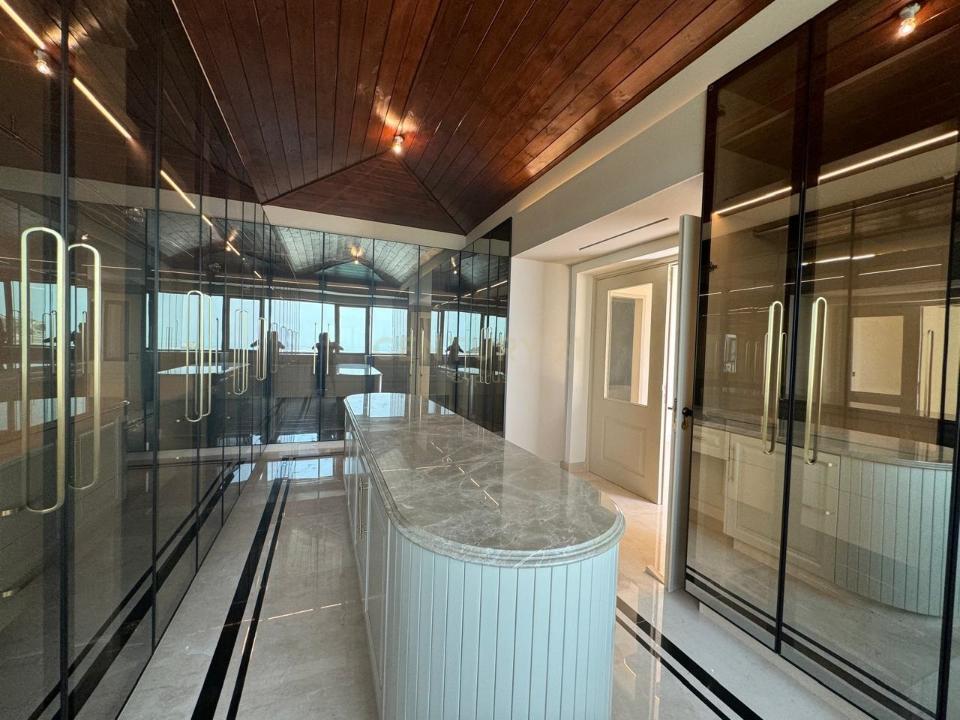 Mesa Geitonia, Cyprus