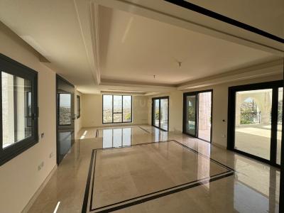 Mesa Geitonia, Cyprus